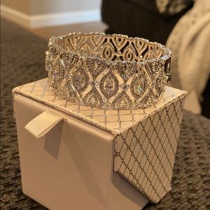 Women’s bracelet with rhinestones